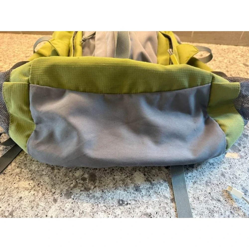 Kelty Redtail W Leaf Green and Gray Travel Camping Hiking Gorpcore Backpack - Picture 8 of 10